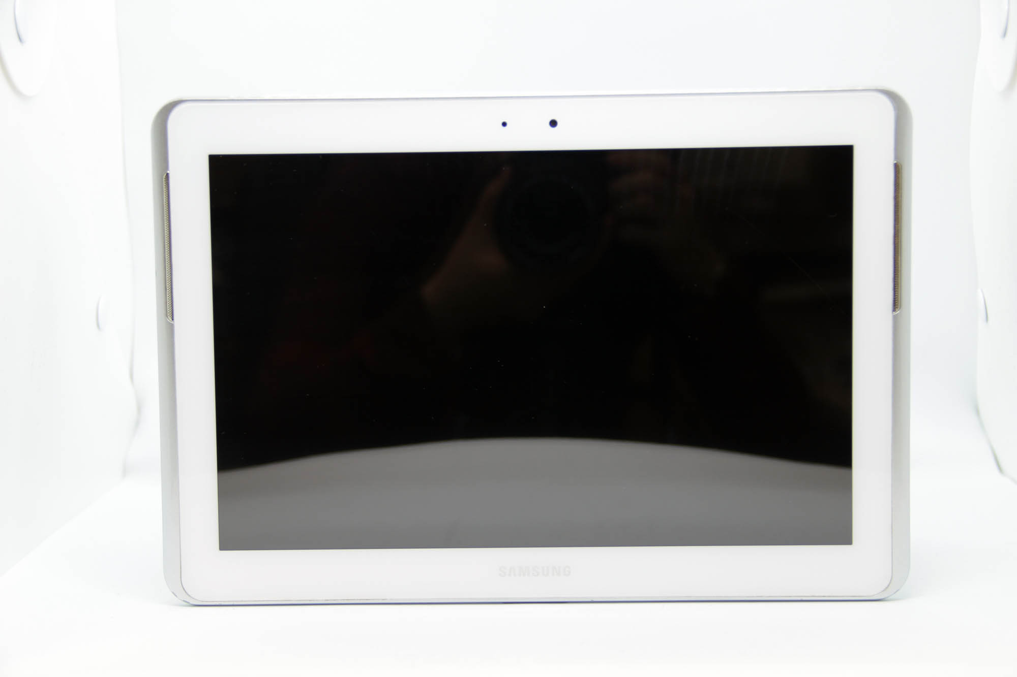 Samsung Galaxy Tab 2 10.1 P5100 16Gb (белый) Фото Samsung Galaxy Tab 2 10.1 P5100 16Gb (белый)